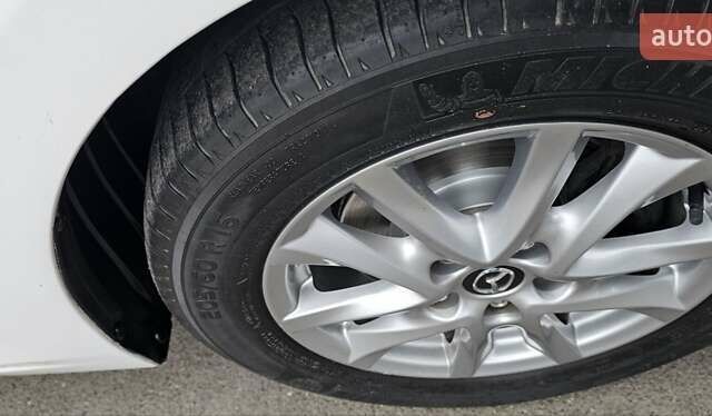 Белый Мазда 3, объемом двигателя 2 л и пробегом 130 тыс. км за 9900 $, фото 14 на Automoto.ua