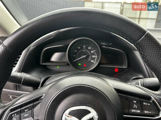 Белый Мазда 3, объемом двигателя 2 л и пробегом 196 тыс. км за 11000 $, фото 14 на Automoto.ua