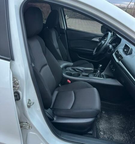 Белый Мазда 3, объемом двигателя 2 л и пробегом 107 тыс. км за 8800 $, фото 16 на Automoto.ua
