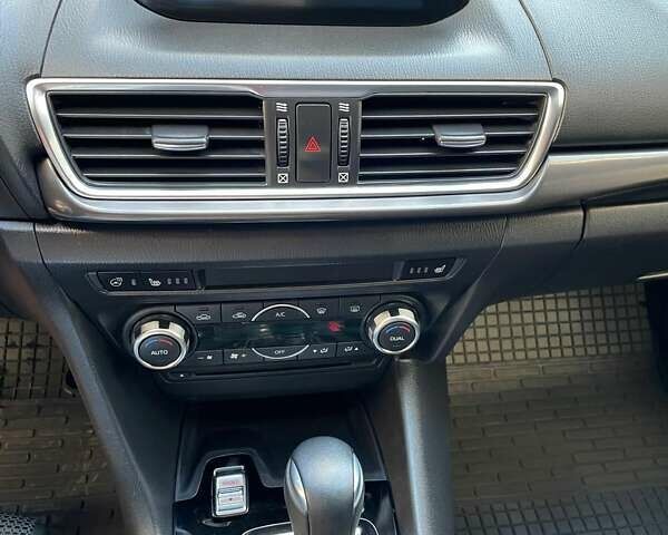 Белый Мазда 3, объемом двигателя 1.5 л и пробегом 41 тыс. км за 14500 $, фото 3 на Automoto.ua