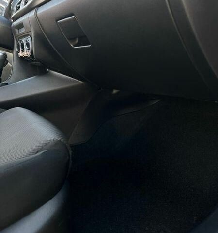 Белый Мазда 3, объемом двигателя 2 л и пробегом 39 тыс. км за 13000 $, фото 17 на Automoto.ua