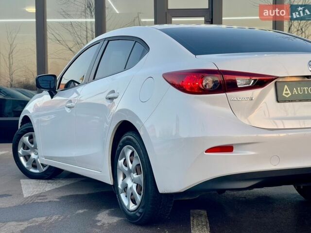 Белый Мазда 3, объемом двигателя 2 л и пробегом 90 тыс. км за 12500 $, фото 7 на Automoto.ua