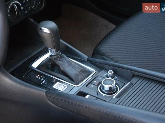 Белый Мазда 3, объемом двигателя 2 л и пробегом 90 тыс. км за 12999 $, фото 21 на Automoto.ua