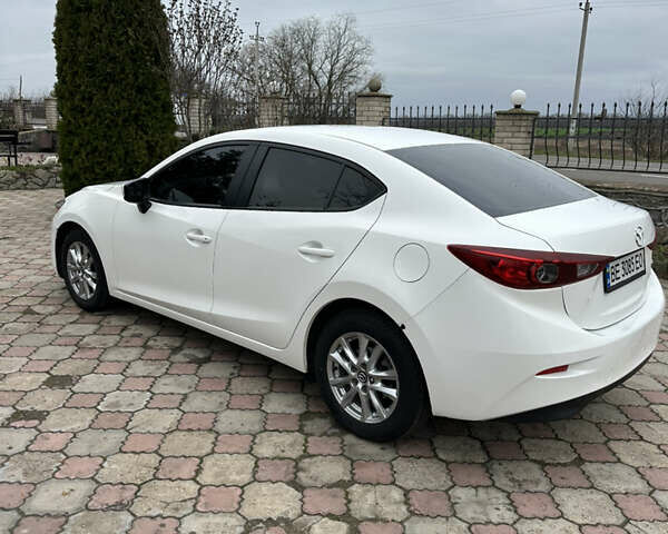 Белый Мазда 3, объемом двигателя 2 л и пробегом 107 тыс. км за 9500 $, фото 5 на Automoto.ua