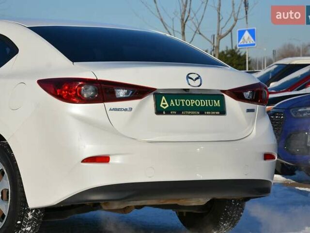 Белый Мазда 3, объемом двигателя 2 л и пробегом 90 тыс. км за 12999 $, фото 7 на Automoto.ua