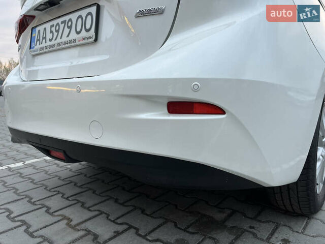 Белый Мазда 3, объемом двигателя 1.5 л и пробегом 144 тыс. км за 14500 $, фото 28 на Automoto.ua