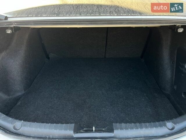 Белый Мазда 3, объемом двигателя 2 л и пробегом 39 тыс. км за 13000 $, фото 22 на Automoto.ua