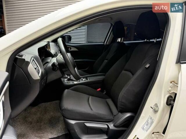 Білий Мазда 3, об'ємом двигуна 2 л та пробігом 90 тис. км за 14490 $, фото 6 на Automoto.ua