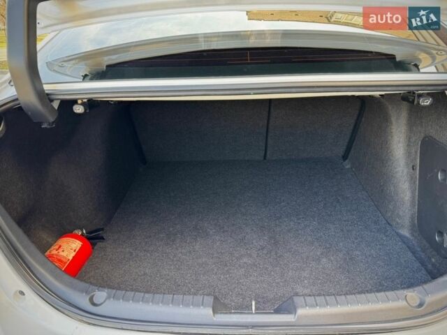 Білий Мазда 3, об'ємом двигуна 2 л та пробігом 63 тис. км за 13700 $, фото 33 на Automoto.ua