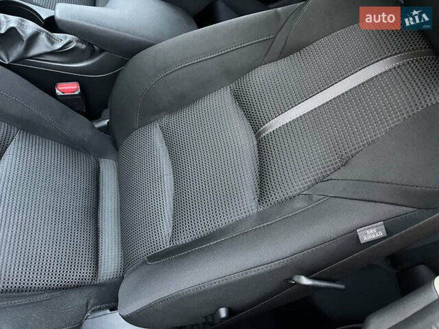 Белый Мазда 3, объемом двигателя 1.5 л и пробегом 144 тыс. км за 14500 $, фото 15 на Automoto.ua