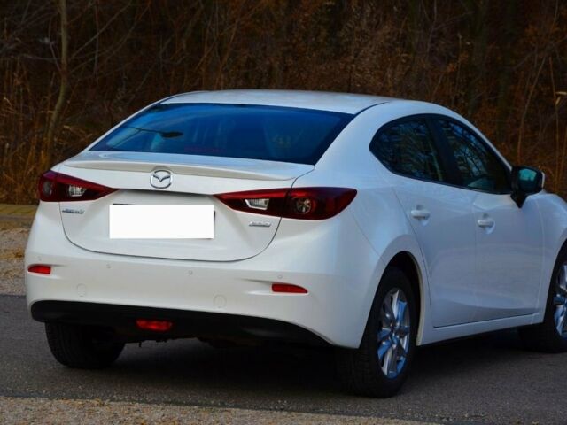 Белый Мазда 3, объемом двигателя 15 л и пробегом 39 тыс. км за 16999 $, фото 6 на Automoto.ua