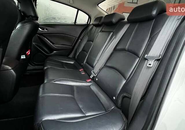 Белый Мазда 3, объемом двигателя 2 л и пробегом 196 тыс. км за 10990 $, фото 30 на Automoto.ua