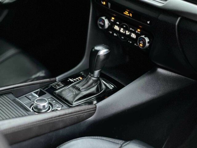 Белый Мазда 3, объемом двигателя 2 л и пробегом 196 тыс. км за 10990 $, фото 21 на Automoto.ua