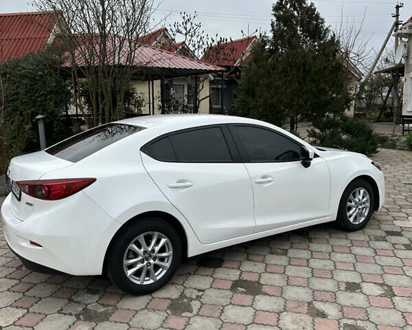 Белый Мазда 3, объемом двигателя 2 л и пробегом 107 тыс. км за 9500 $, фото 4 на Automoto.ua