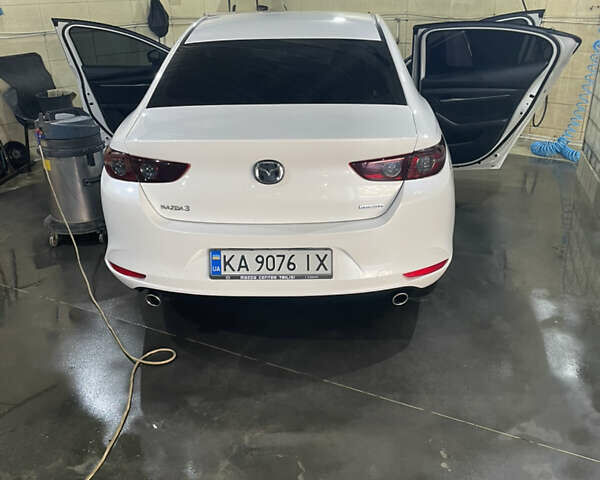 Белый Мазда 3, объемом двигателя 2.5 л и пробегом 60 тыс. км за 15200 $, фото 3 на Automoto.ua