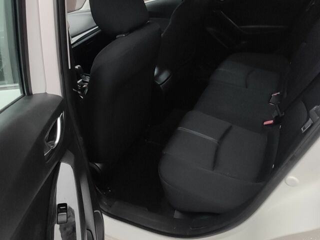 Белый Мазда 3, объемом двигателя 2 л и пробегом 202 тыс. км за 11800 $, фото 6 на Automoto.ua