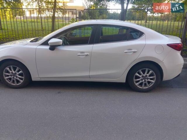Белый Мазда 3, объемом двигателя 1.5 л и пробегом 168 тыс. км за 13500 $, фото 2 на Automoto.ua