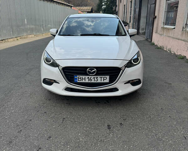 Белый Мазда 3, объемом двигателя 2.5 л и пробегом 97 тыс. км за 14700 $, фото 1 на Automoto.ua