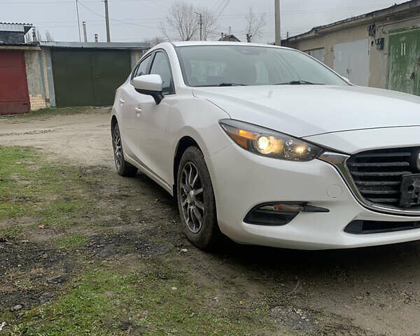 Білий Мазда 3, об'ємом двигуна 2 л та пробігом 72 тис. км за 12800 $, фото 5 на Automoto.ua