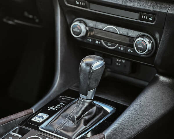 Білий Мазда 3, об'ємом двигуна 2.5 л та пробігом 103 тис. км за 15000 $, фото 10 на Automoto.ua