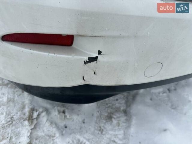 Белый Мазда 3, объемом двигателя 2 л и пробегом 93 тыс. км за 11900 $, фото 2 на Automoto.ua