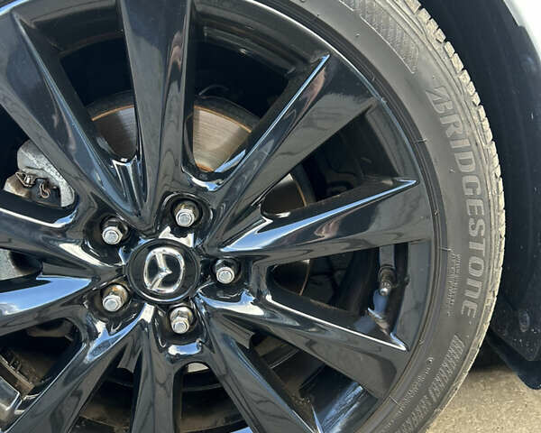 Белый Мазда 3, объемом двигателя 2.49 л и пробегом 152 тыс. км за 17800 $, фото 7 на Automoto.ua