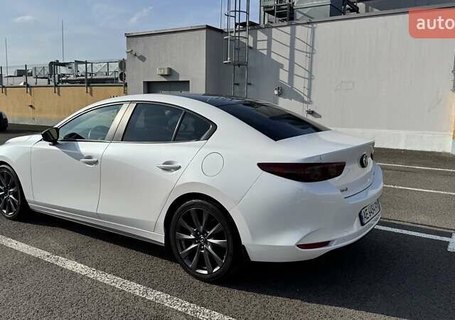 Белый Мазда 3, объемом двигателя 2.49 л и пробегом 65 тыс. км за 17999 $, фото 4 на Automoto.ua