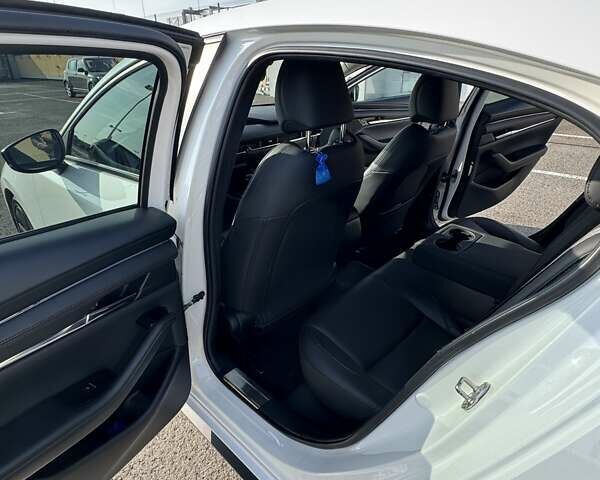 Белый Мазда 3, объемом двигателя 2.49 л и пробегом 65 тыс. км за 17999 $, фото 13 на Automoto.ua