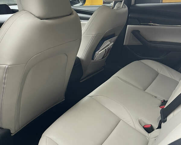 Белый Мазда 3, объемом двигателя 2.49 л и пробегом 95 тыс. км за 16399 $, фото 10 на Automoto.ua