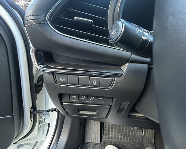 Белый Мазда 3, объемом двигателя 2.49 л и пробегом 152 тыс. км за 17800 $, фото 24 на Automoto.ua