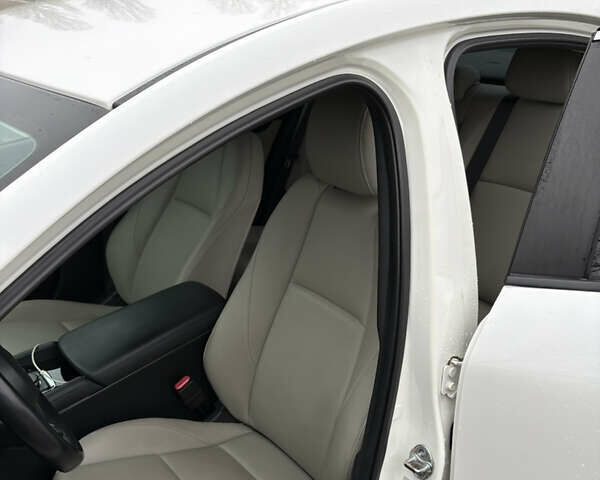 Белый Мазда 3, объемом двигателя 2.49 л и пробегом 83 тыс. км за 17500 $, фото 2 на Automoto.ua