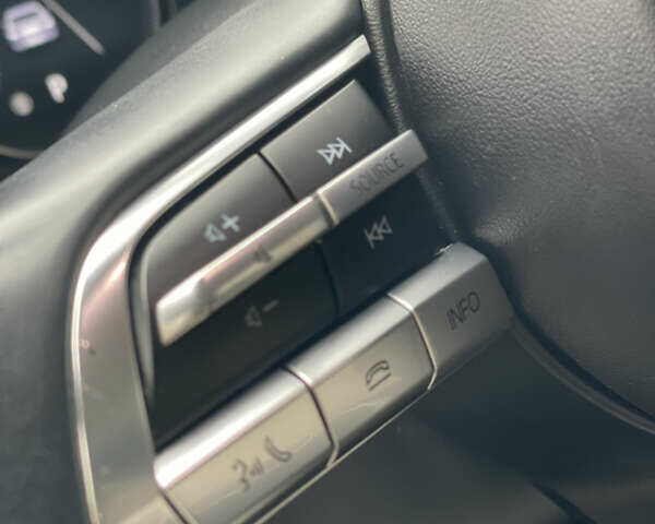 Белый Мазда 3, объемом двигателя 2.49 л и пробегом 95 тыс. км за 16399 $, фото 11 на Automoto.ua