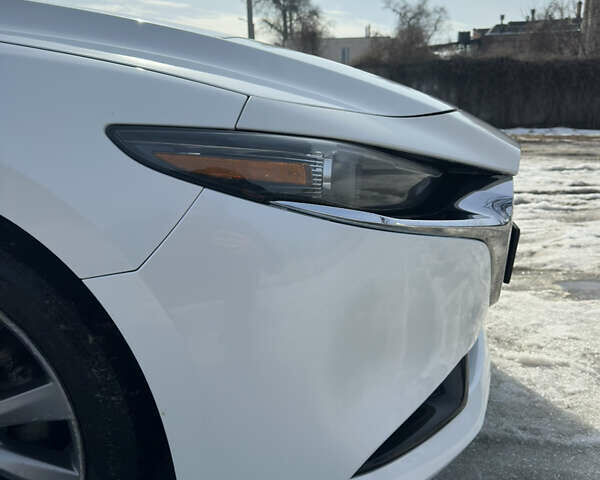 Белый Мазда 3, объемом двигателя 2.5 л и пробегом 180 тыс. км за 14500 $, фото 3 на Automoto.ua