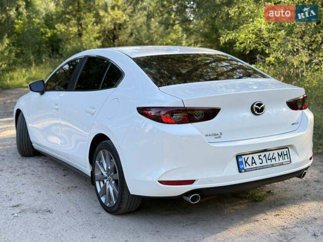 Белый Мазда 3, объемом двигателя 2.49 л и пробегом 72 тыс. км за 15500 $, фото 1 на Automoto.ua