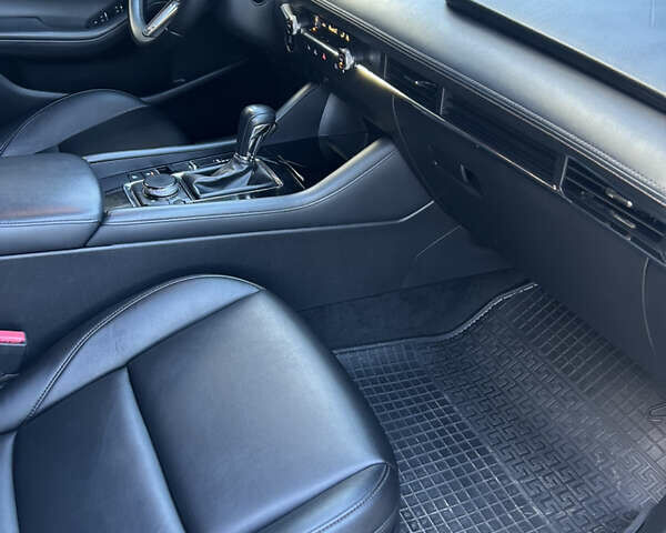 Белый Мазда 3, объемом двигателя 2.49 л и пробегом 152 тыс. км за 17800 $, фото 10 на Automoto.ua