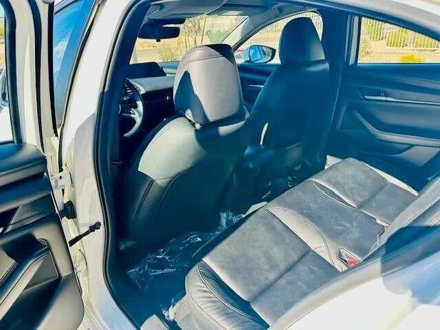 Белый Мазда 3, объемом двигателя 2.5 л и пробегом 29 тыс. км за 4000 $, фото 16 на Automoto.ua