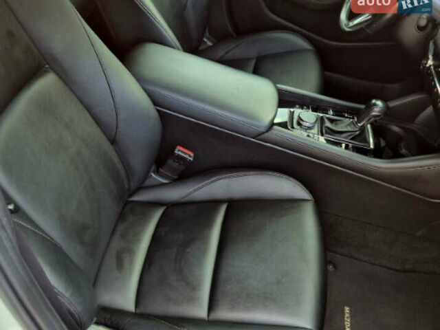 Белый Мазда 3, объемом двигателя 2.49 л и пробегом 84 тыс. км за 17800 $, фото 8 на Automoto.ua