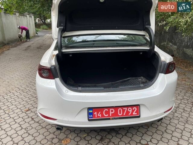 Белый Мазда 3, объемом двигателя 2.49 л и пробегом 129 тыс. км за 15500 $, фото 6 на Automoto.ua