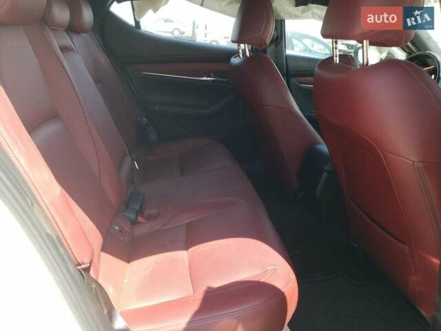 Білий Мазда 3, об'ємом двигуна 2.49 л та пробігом 22 тис. км за 2900 $, фото 9 на Automoto.ua