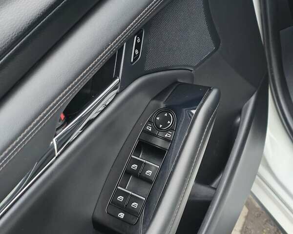 Белый Мазда 3, объемом двигателя 2.49 л и пробегом 140 тыс. км за 14950 $, фото 37 на Automoto.ua