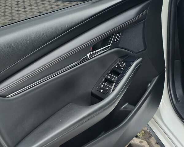 Белый Мазда 3, объемом двигателя 2.49 л и пробегом 140 тыс. км за 14950 $, фото 35 на Automoto.ua