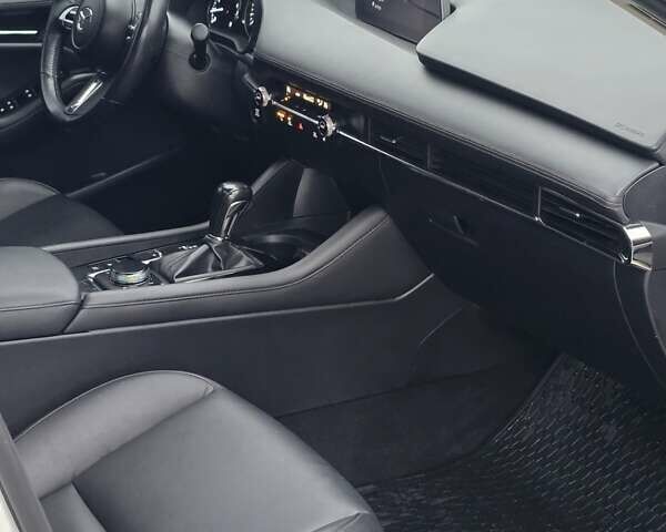 Белый Мазда 3, объемом двигателя 2.49 л и пробегом 140 тыс. км за 14950 $, фото 3 на Automoto.ua