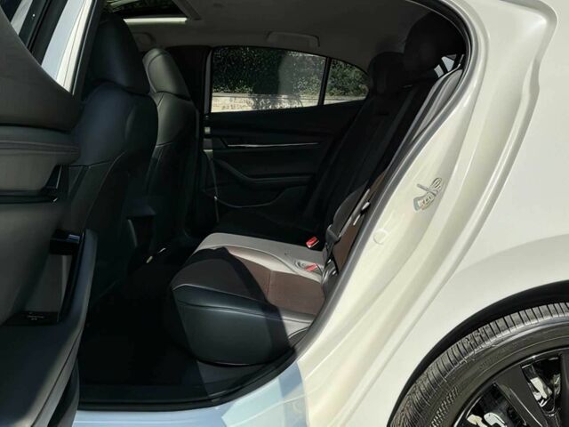 Белый Мазда 3, объемом двигателя 2.5 л и пробегом 24 тыс. км за 4100 $, фото 10 на Automoto.ua