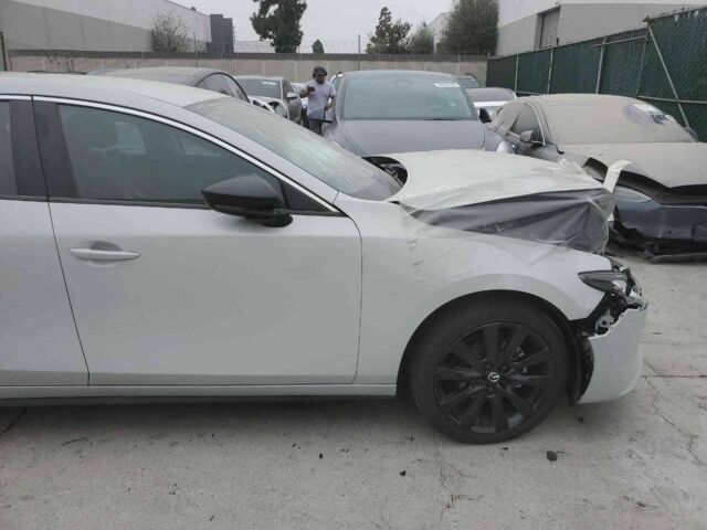 Белый Мазда 3, объемом двигателя 2.5 л и пробегом 6 тыс. км за 15000 $, фото 2 на Automoto.ua