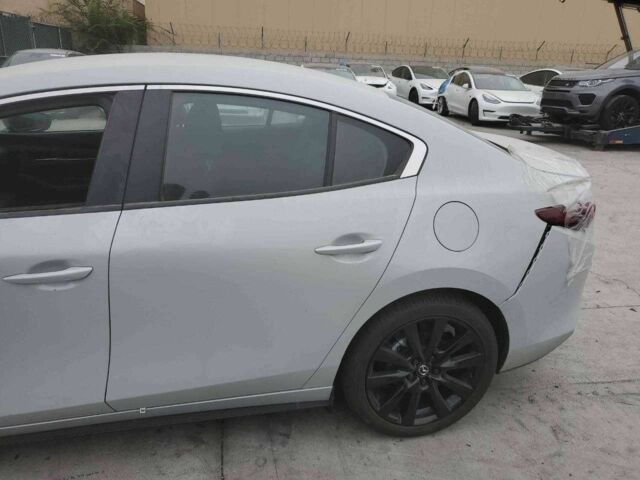 Белый Мазда 3, объемом двигателя 2.5 л и пробегом 6 тыс. км за 15000 $, фото 6 на Automoto.ua