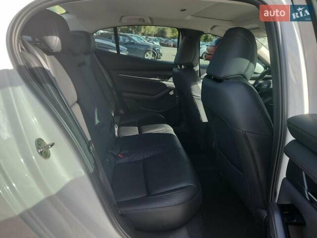 Білий Мазда 3, об'ємом двигуна 2.5 л та пробігом 5 тис. км за 4000 $, фото 9 на Automoto.ua
