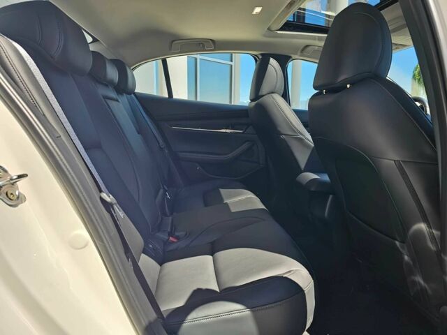 Білий Мазда 3, об'ємом двигуна 2.5 л та пробігом 1 тис. км за 6485 $, фото 9 на Automoto.ua