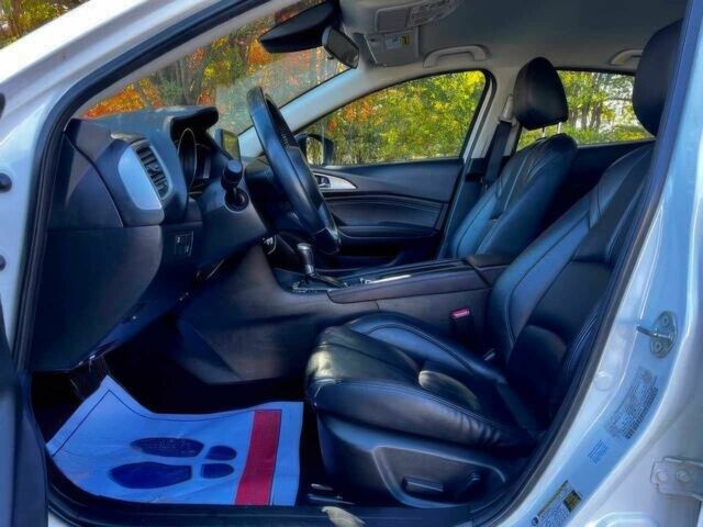 Белый Мазда 3, объемом двигателя 2.5 л и пробегом 30 тыс. км за 8100 $, фото 10 на Automoto.ua