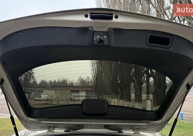 Бежевый Мазда 3, объемом двигателя 1.6 л и пробегом 262 тыс. км за 4250 $, фото 27 на Automoto.ua