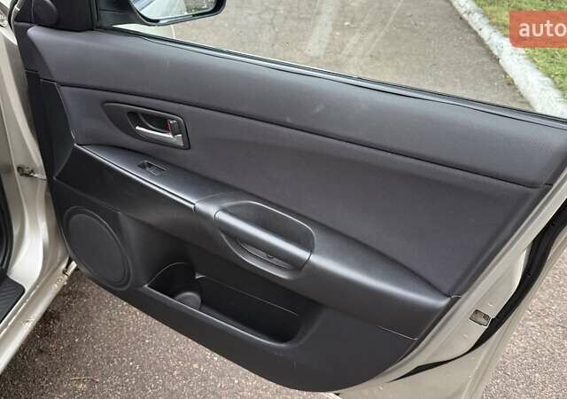 Бежевый Мазда 3, объемом двигателя 1.6 л и пробегом 262 тыс. км за 4250 $, фото 23 на Automoto.ua